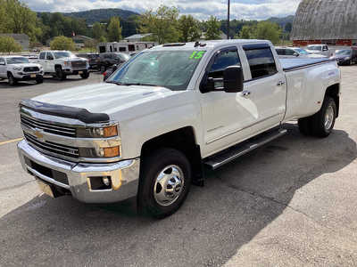 2015 Chevrolet 3500 Crew Cab, $37990. Photo 9