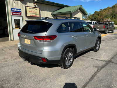 2019 Toyota Highlander, $24990. Photo 4