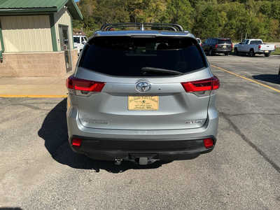 2019 Toyota Highlander, $24990. Photo 5