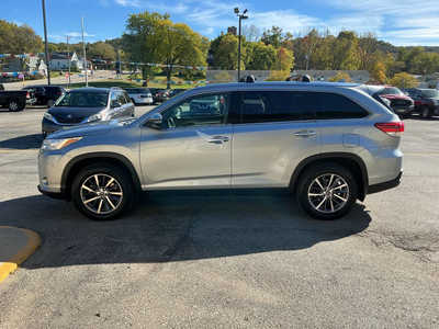 2019 Toyota Highlander, $24990. Photo 7