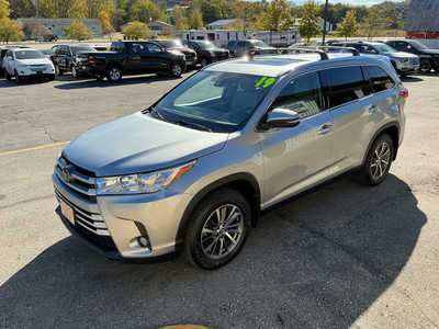 2019 Toyota Highlander, $24990. Photo 8