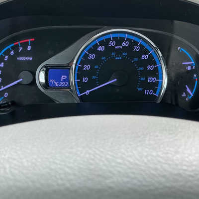 2014 Toyota Sienna, $11990. Photo 11