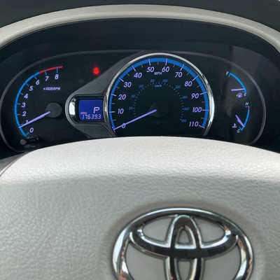 2014 Toyota Sienna, $11990. Photo 12