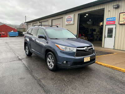2015 Toyota Highlander, $18990. Photo 2