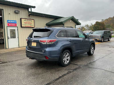2015 Toyota Highlander, $18990. Photo 5