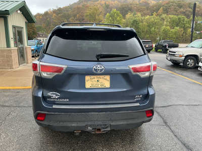 2015 Toyota Highlander, $18990. Photo 9