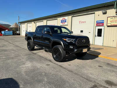 2022 Toyota Tacoma, $34990. Photo 2