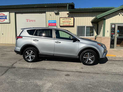 2018 Toyota RAV4, $18990. Photo 4