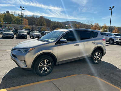 2018 Toyota RAV4, $18990. Photo 7