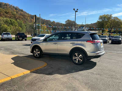 2018 Toyota RAV4, $18990. Photo 8