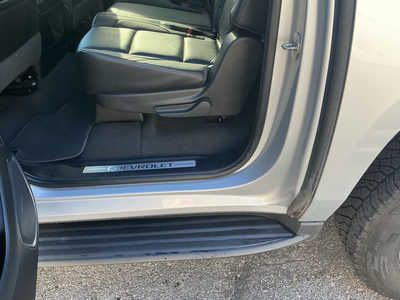 2019 Chevrolet Suburban, $25990. Photo 12