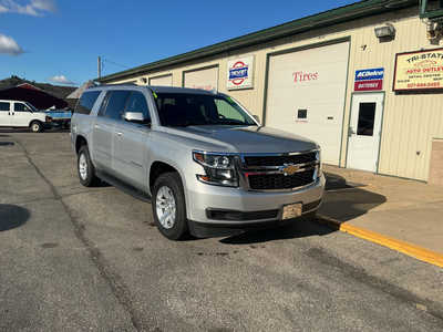 2019 Chevrolet Suburban, $25990. Photo 2