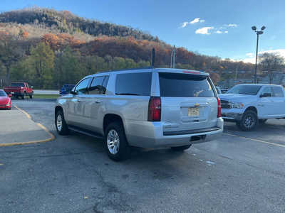 2019 Chevrolet Suburban, $25990. Photo 4