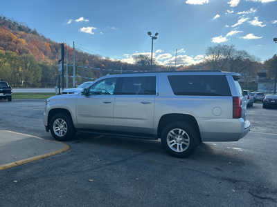 2019 Chevrolet Suburban, $25990. Photo 8