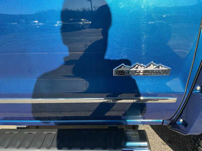 2015 Chevrolet 2500 Crew Cab, $36990. Photo 11