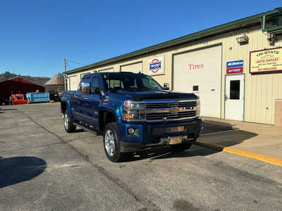 2015 Chevrolet 2500 Crew Cab, $36990. Photo 2