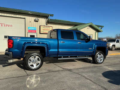 2015 Chevrolet 2500 Crew Cab, $36990. Photo 5