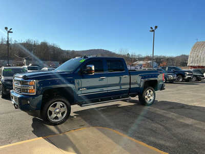 2015 Chevrolet 2500 Crew Cab, $36990. Photo 9