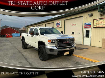 2019 GMC 2500 Crew Cab, $37990. Photo 1