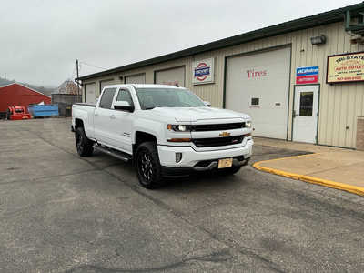 2017 Chevrolet 1500 Crew Cab, $25990. Photo 2