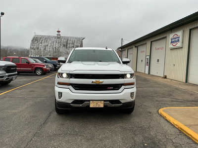 2017 Chevrolet 1500 Crew Cab, $25990. Photo 3
