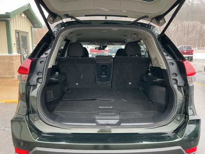 2020 Nissan Rogue, $13990. Photo 11