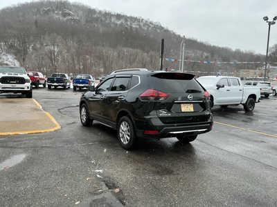 2020 Nissan Rogue, $13990. Photo 7