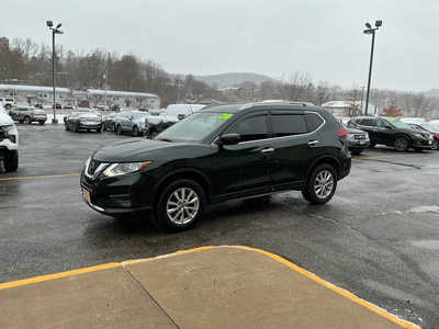 2020 Nissan Rogue, $13990. Photo 9