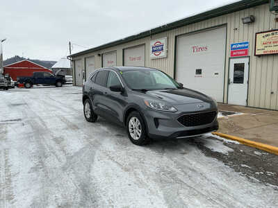 2022 Ford Escape, $18990. Photo 2
