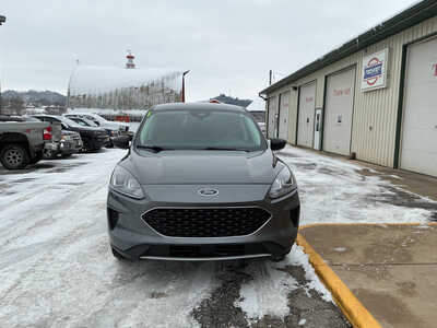 2022 Ford Escape, $18990. Photo 3