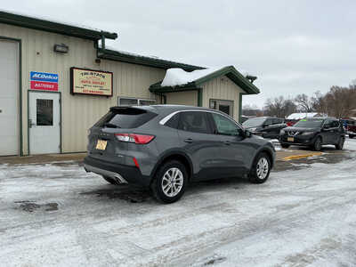 2022 Ford Escape, $18990. Photo 5