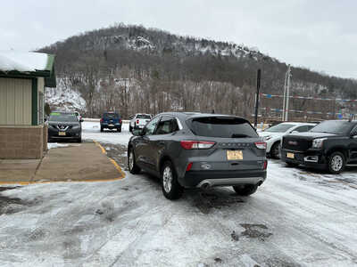 2022 Ford Escape, $18990. Photo 6