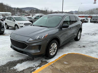 2022 Ford Escape, $18990. Photo 9