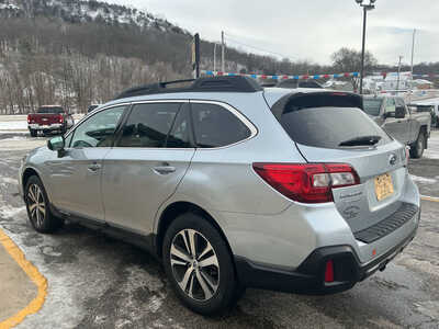 2019 Subaru Outback, $14990. Photo 9