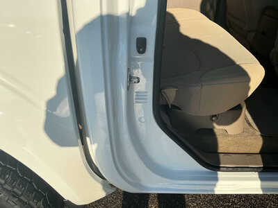 2017 Nissan Frontier, $15990. Photo 10