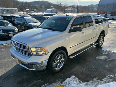 2017 RAM 1500 Crew Cab, $18990. Photo 8