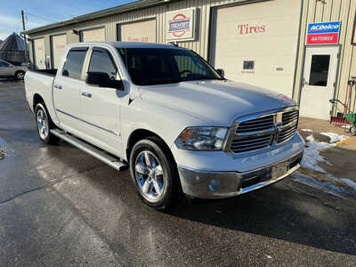2017 RAM 1500 Crew Cab, $18990. Photo 1