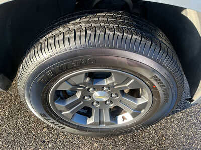 2017 Chevrolet Tahoe, $23990. Photo 11