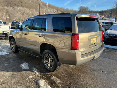 2017 Chevrolet Tahoe, $23990. Photo 5