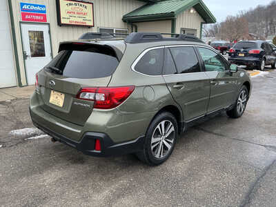 2018 Subaru Outback, $16990. Photo 3
