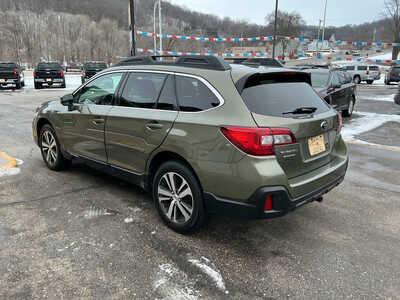 2018 Subaru Outback, $16990. Photo 5