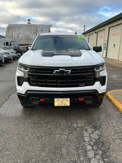 2023 Chevrolet 1500 Crew Cab, $36999. Photo 3