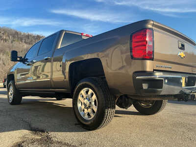 2015 Chevrolet 2500 Crew Cab, $35990. Photo 12