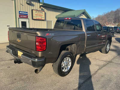 2015 Chevrolet 2500 Crew Cab, $35990. Photo 4