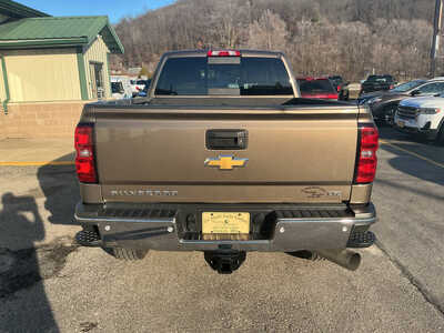 2015 Chevrolet 2500 Crew Cab, $35990. Photo 5