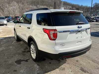 2016 Ford Explorer, $10990. Photo 7