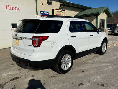 2016 Ford Explorer, $10990. Photo 9