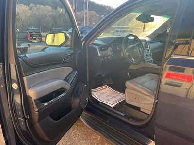 2017 Chevrolet Tahoe, $21990. Photo 10