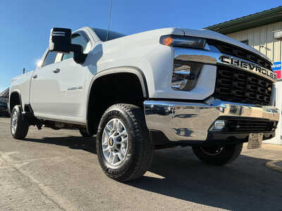 2020 Chevrolet 2500 Crew Cab, $31990. Photo 12