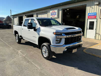 2020 Chevrolet 2500 Crew Cab, $31990. Photo 3